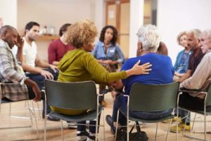 woman supporting her mother at outpatient rehab program in oh