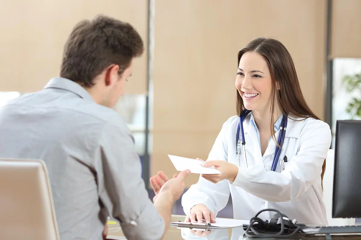 woman prescribes drugs during medical detox