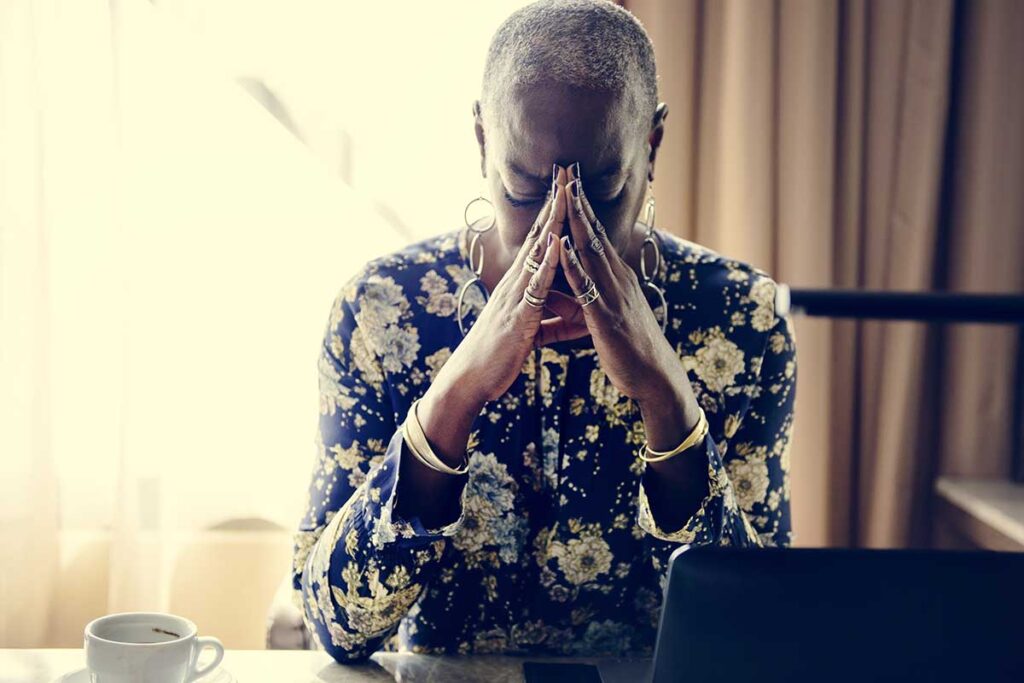 symptoms of severe emotional trauma